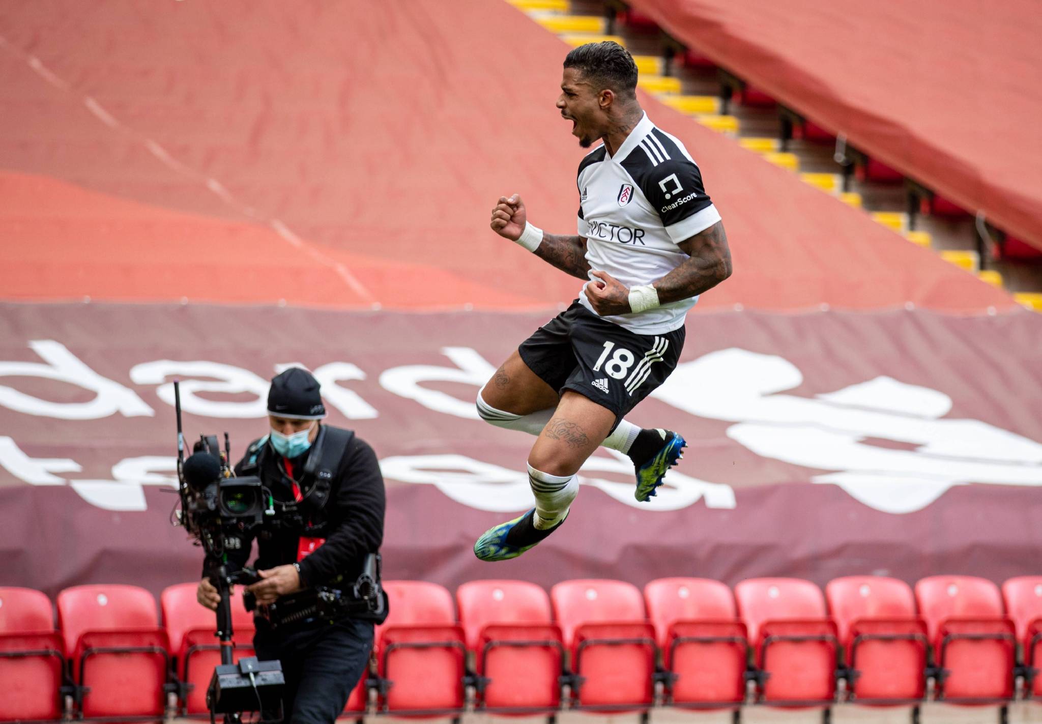 金年会JINNIANHUI-关于赛后足总杯焦点战，休斯敦火箭豪取连胜，媒体盛赞，年轻球员得到机会的信息